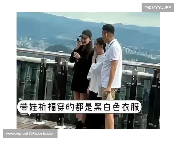 假期归来,汪小菲一家机场重聚:马筱梅的“后妈”之路引发关注 假期归来,汪小菲一家机场重聚:马筱梅的“后妈”之路引发关注